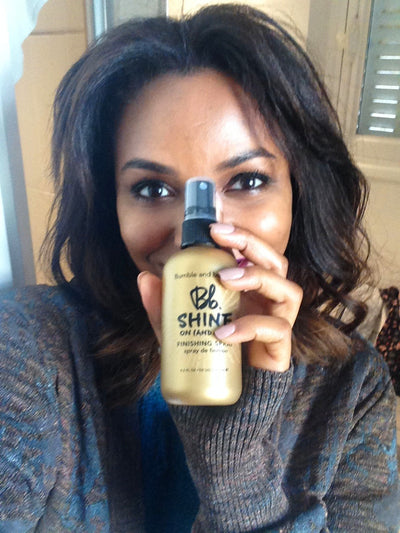 RADAR ONLINE :  Shine On Finishing Spray de Bumble and bumble.