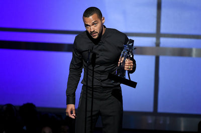 A speech no one will soon forget | JESSE WILLIAMS accepts the Humanitarian Award (vidéo) !