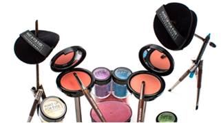 MAKE UP FOR EVER souffle ses 30 bougies.